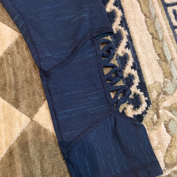 PRANA cropped workout leggings - Picture 4 of 6